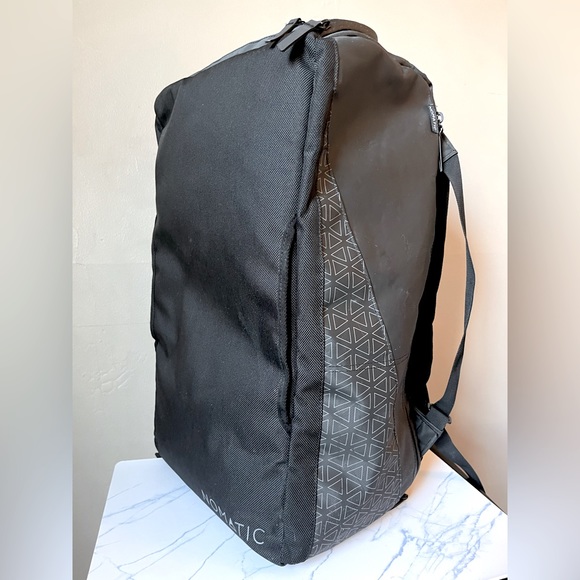 Nomatic Travel Backpack Bag 40L Carry On